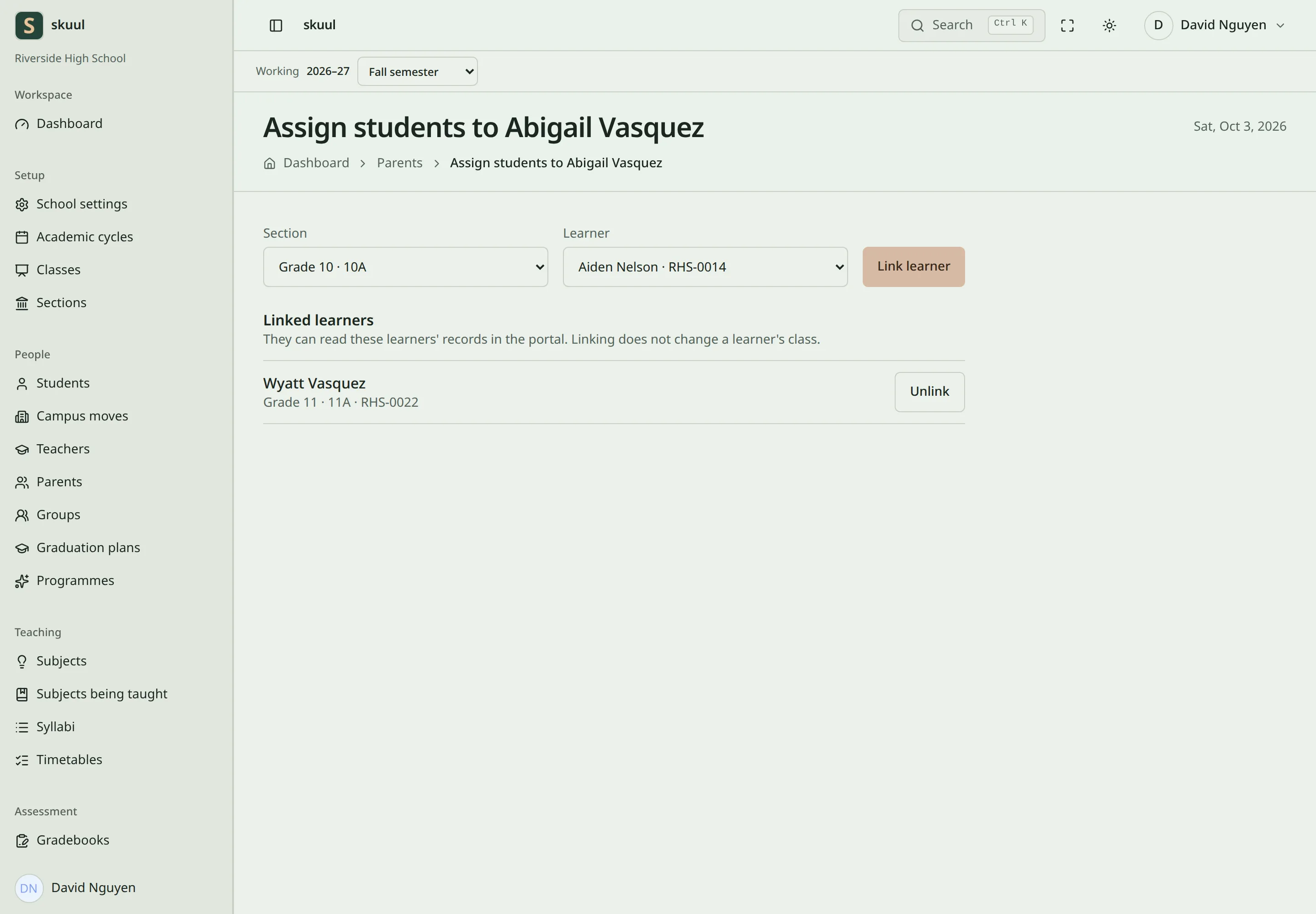 The assignment page shows Section and Learner lists, the Link learner button, and the linked learners with an Unlink button each.